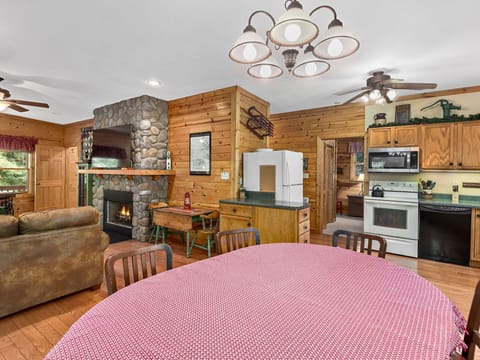 living, dining, & kitchen