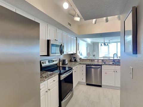 Condo, Multiple Beds, Balcony (336 - No Pets Allowed) | Private kitchen | Fridge, microwave, oven, stovetop