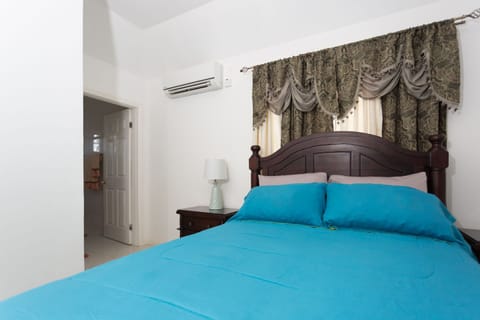 Luxury Apartment, 2 Bedrooms, Balcony, City View | 2 bedrooms, Egyptian cotton sheets, premium bedding, in-room safe