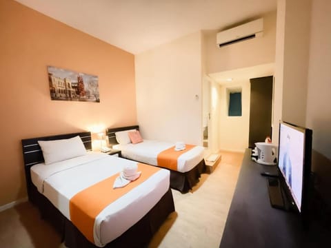 1 bedroom, in-room safe, desk, iron/ironing board