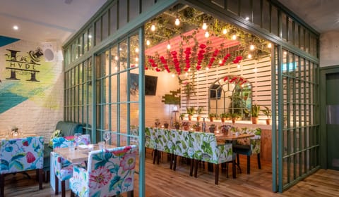 Breakfast, lunch and dinner served