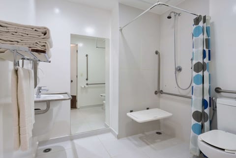 Standard Double Room, 1 Queen Bed | Bathroom shower