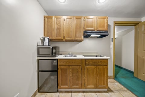 Suite, 2 Queen Beds, Kitchenette | Private kitchenette | Fridge, microwave, coffee/tea maker