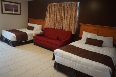 Deluxe Triple Room, Multiple Beds, Pool View | Free WiFi, bed sheets