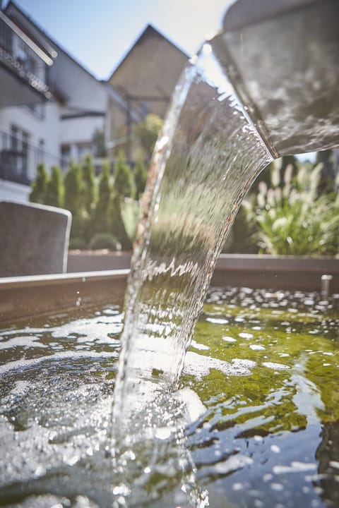 Breakfast, lunch, dinner served; local and international cuisine