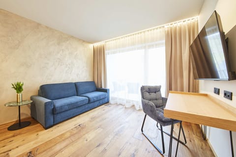 Design Double Room | In-room safe, desk, soundproofing, free WiFi