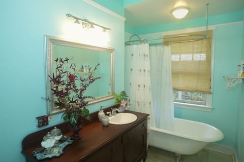 Classic Room, Private Bathroom (ORCHID ROOM) | Bathroom | Hair dryer, towels