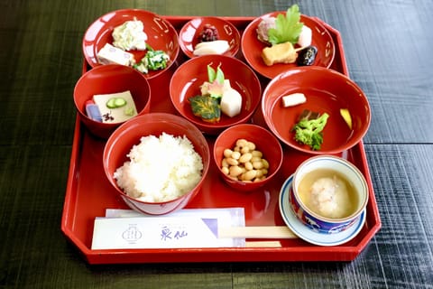 Daily Japanese breakfast (JPY 3000 per person)