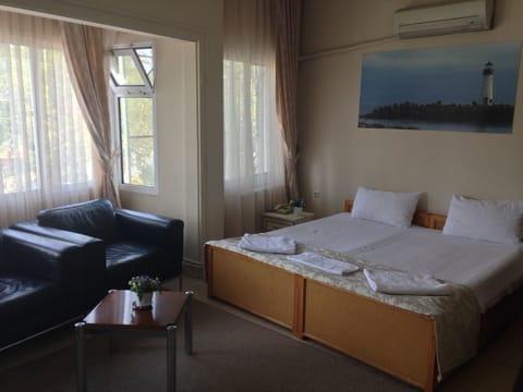 Standard Double or Twin Room, 1 Double or 2 Twin Beds | Free WiFi
