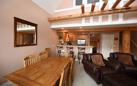 Casa Moonlight Two -dining area