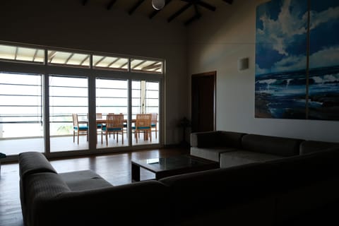 Ocean Suite | Living area | Flat-screen TV