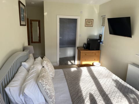 Double Room, Ensuite, Garden View