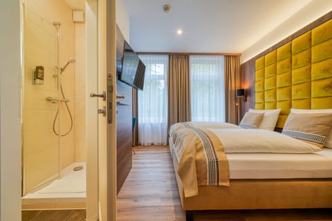 Economy Double Room, Non Smoking | In-room safe, desk, soundproofing, iron/ironing board