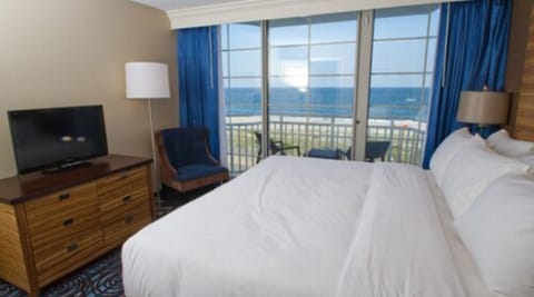 Junior Suite, 1 King Bed with Sofa bed, Ocean View | 1 bedroom, premium bedding, in-room safe, blackout drapes