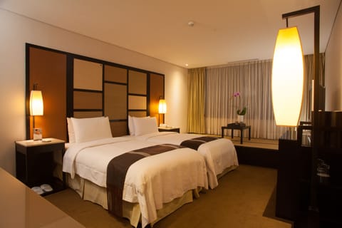 Deluxe Twin Room | Free minibar, in-room safe, free WiFi