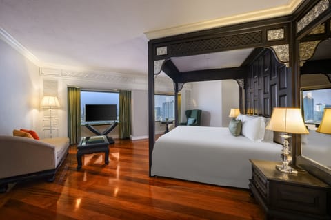 Presidential Suite (Presidential Suite) | Minibar, in-room safe, desk, laptop workspace