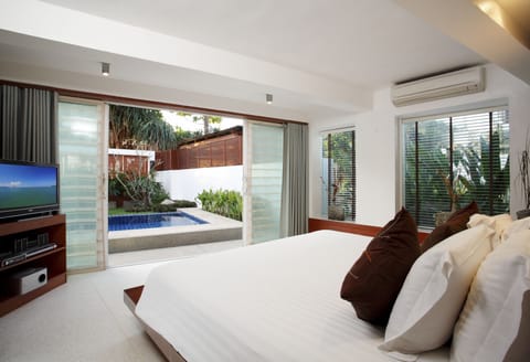 Beachfront Grand Pool Villa - Free Daily Minibar | Premium bedding, minibar, in-room safe, individually furnished