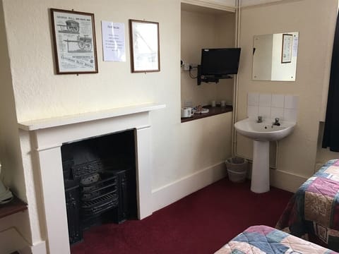 Twin Room, Shared Bathroom