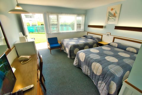 Junior Room, 2 Double Beds | Iron/ironing board, free WiFi, bed sheets