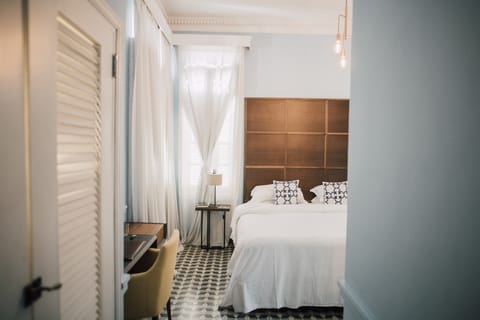 Junior Room | Frette Italian sheets, premium bedding, Tempur-Pedic beds, in-room safe