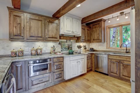 Gourmet Chef's Kitchen