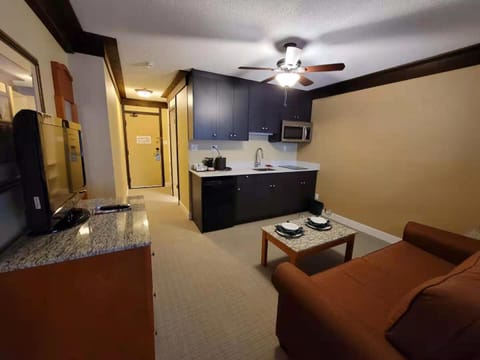 Coffee/tea maker, electric kettle