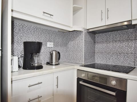 Petite Two Bedroom Apartment (Separate Building) | Private kitchen