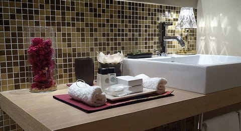 Deluxe Double Room | Bathroom amenities | Free toiletries, hair dryer, bathrobes, slippers