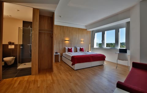 Superior Double or Twin Room | In-room safe, desk, iron/ironing board, free WiFi