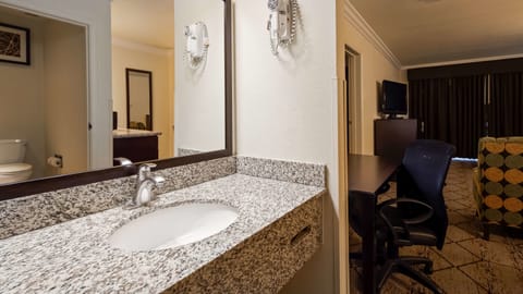 Suite, 1 King Bed, Non Smoking, Refrigerator & Microwave | Bathroom | Combined shower/tub, free toiletries, hair dryer, towels