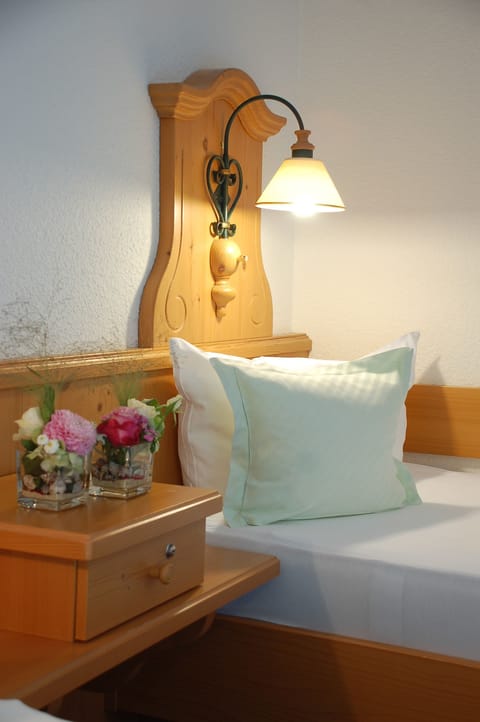 Classic Single Room | Hypo-allergenic bedding, desk, free WiFi, bed sheets