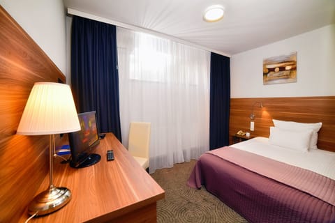 Single Room | Premium bedding, minibar, desk, blackout drapes