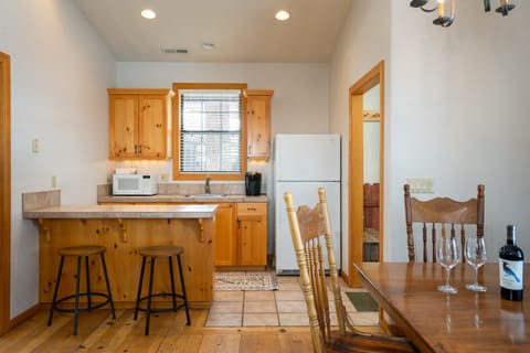 Cabin, Multiple Beds, Kitchenette, Garden View | Private kitchen | Cookware/dishes/utensils