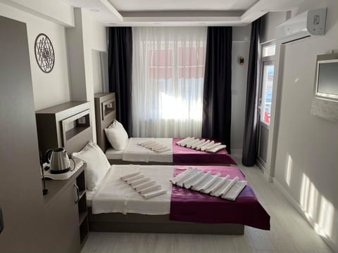 Standard Double Room | Minibar, soundproofing, iron/ironing board, free WiFi