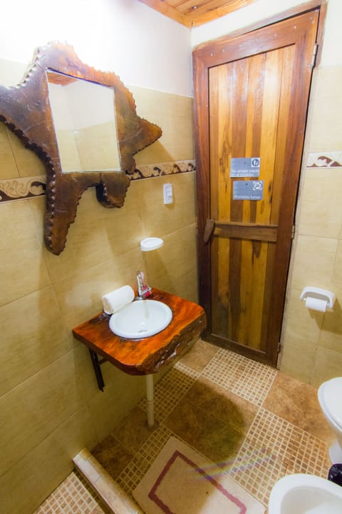 Standard Double Room, 1 Double Bed | Bathroom | Shower, bidet, towels