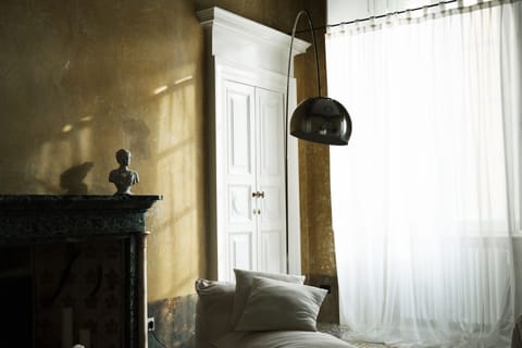 Luxury Suite, Hot Tub, City View (Ocra) | Frette Italian sheets, premium bedding, down comforters, pillowtop beds