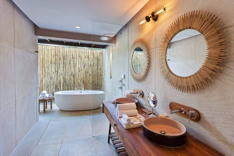 Woods Villa | Bathroom | Rainfall showerhead, free toiletries, hair dryer, bathrobes