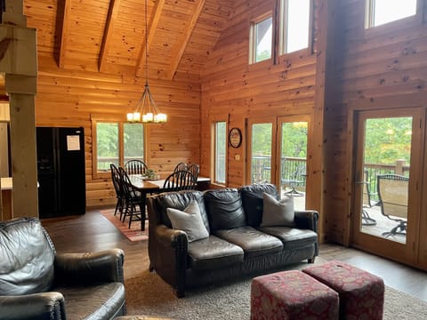 Beautiful view of the deck and Beaver Lake!