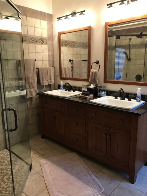 Exclusive Suite, 1 King Bed (Chambre Rouge) | Bathroom | Free toiletries, hair dryer, bathrobes, towels