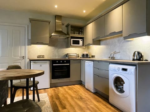 Lake View Lodge - Sleeps 2 Guests (Self Catering) | Private kitchen | Coffee/tea maker, electric kettle