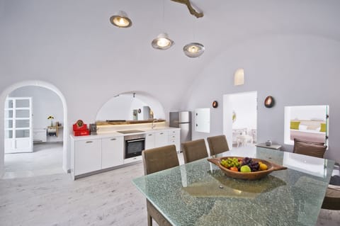 Luxury Villa, 2 Bedrooms, Private Pool, Sea View | In-room dining