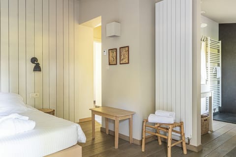 Deluxe Double or Twin Room, Garden View | Desk, cribs/infant beds, free WiFi, bed sheets