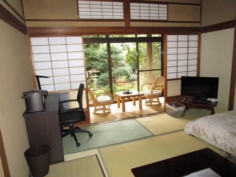 Japanese Style Room with Garden View 103 | In-room safe, individually decorated, individually furnished, desk