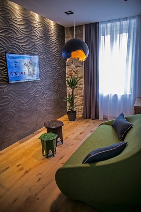 Family Double Room | Premium bedding, minibar, free WiFi, bed sheets