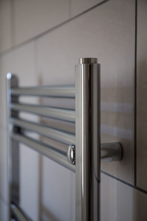 Family Cottage, Ensuite (Pendragon CottageHengroen) | Bathroom