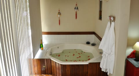 Double Room, Bathtub | Jetted tub