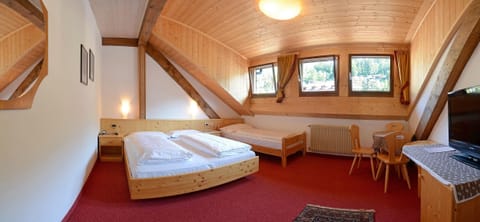 Standard Penthouse | Premium bedding, in-room safe, soundproofing, free cribs/infant beds