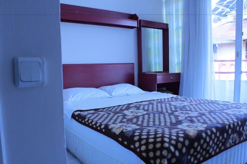 Standard Double Room | Premium bedding, desk, WiFi, bed sheets