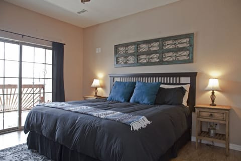 Two Bedroom Condo - Lower Level (Ground) 42 | Egyptian cotton sheets, premium bedding, memory foam beds