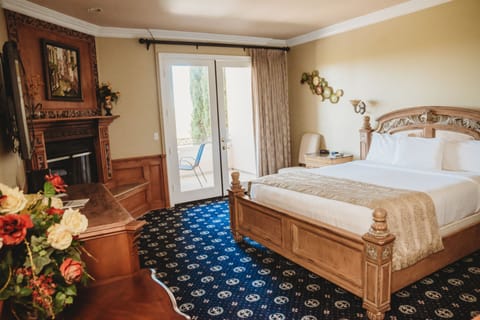 Standard Double Room, Ensuite (King Vineyard View Room)